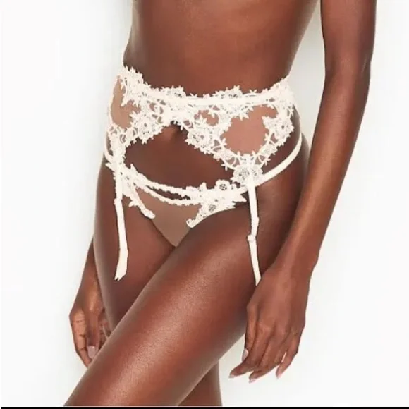 Victorias Secret White Crochet Lace Garter Belt & Panty Lingerie Set - Picture 2 of 6